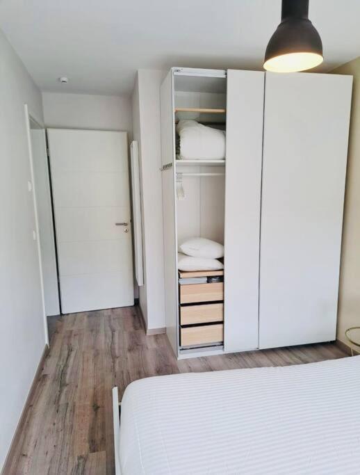 Apartment New One Bedroom Flat- Terrace & Parking
