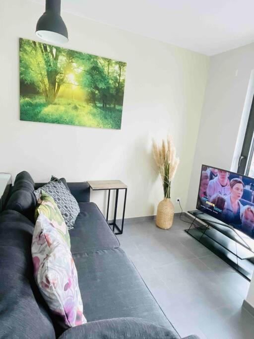 New One Bedroom Flat- Terrace & Parking Apartment Luxemburg